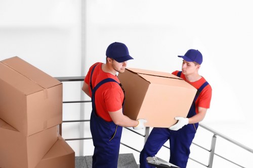 Moving service handling access challenges at a Ruxley property